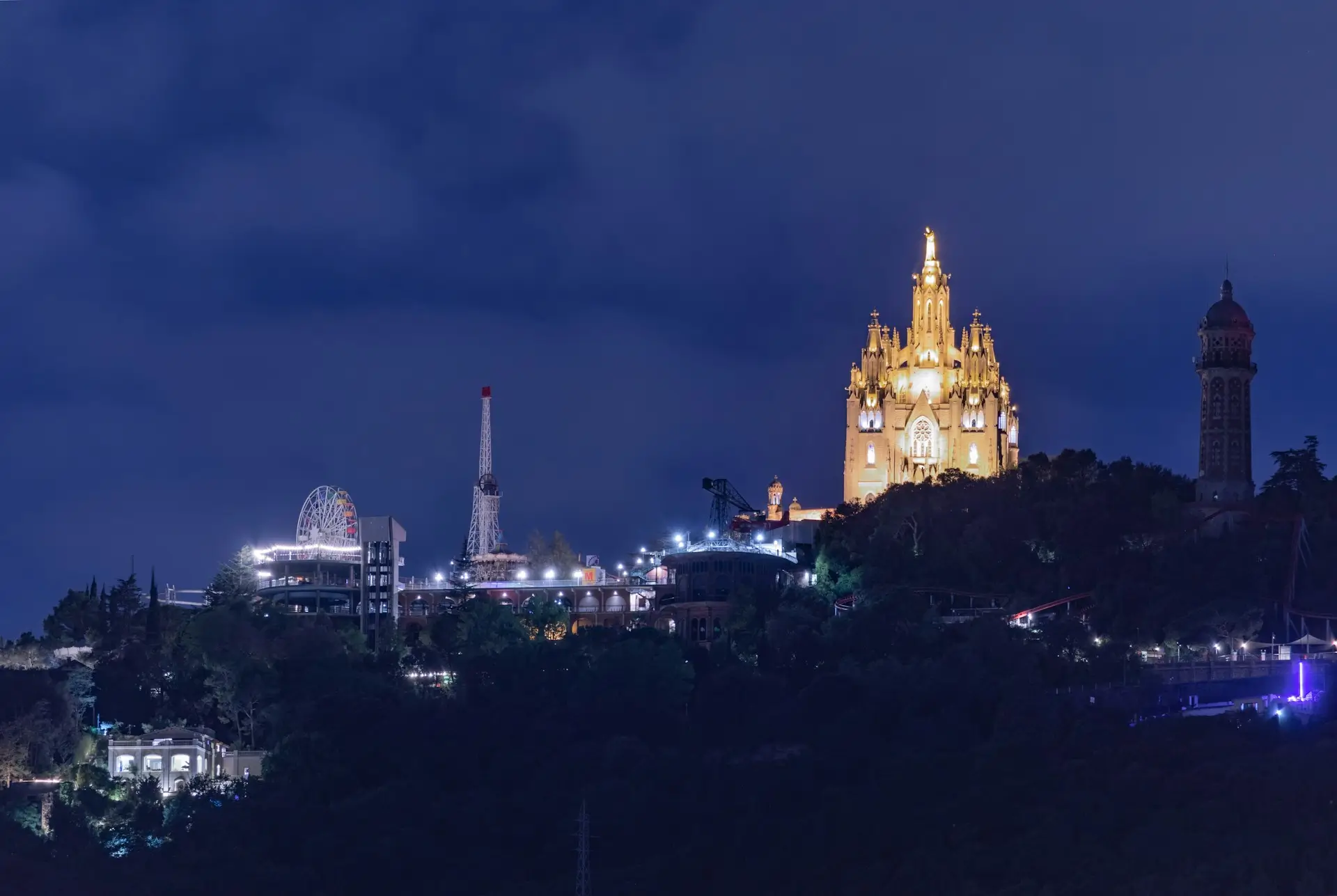 barcelona at night
